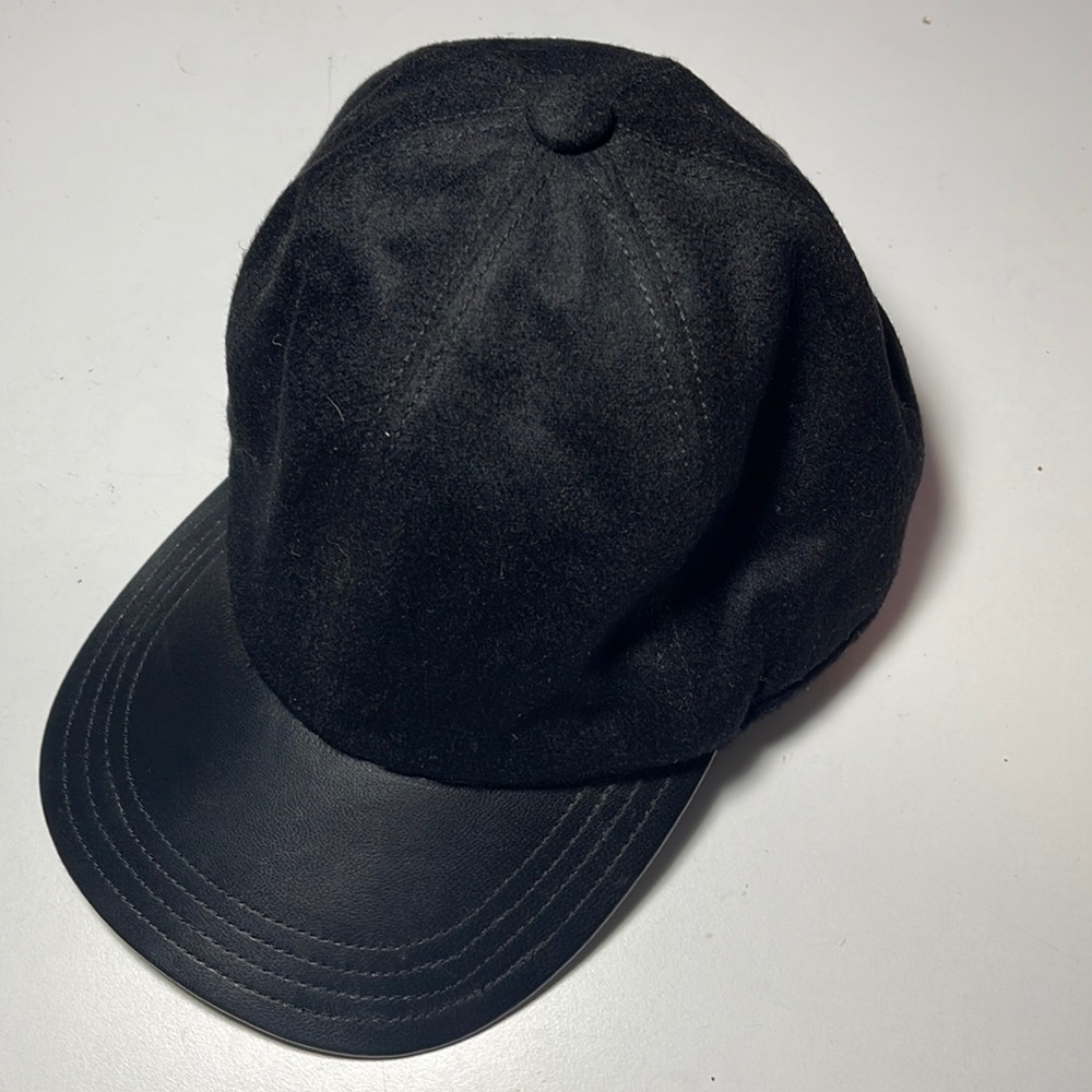 Neiman Marcus Cashmere and Leather Cap